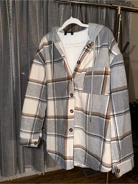chicme Fleece-Lined Hooded Plaid Jacket in Gray & Cream